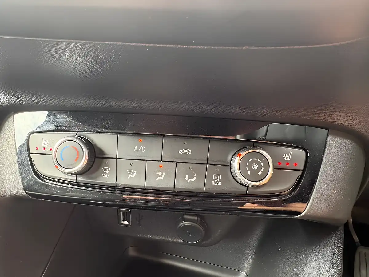 Used 2021 Vauxhall Corsa Se Premium 5dr Blue - Interior and Exterior details 16