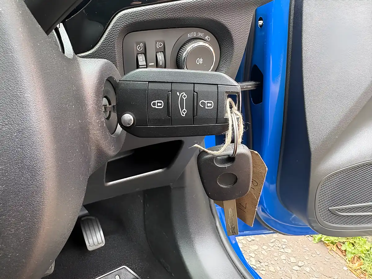 Used 2021 Vauxhall Corsa Se Premium 5dr Blue - Interior and Exterior details 19