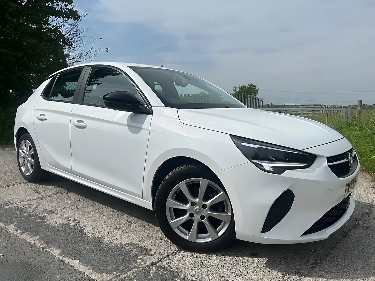 Used 2021 Vauxhall Corsa Se White - Front View