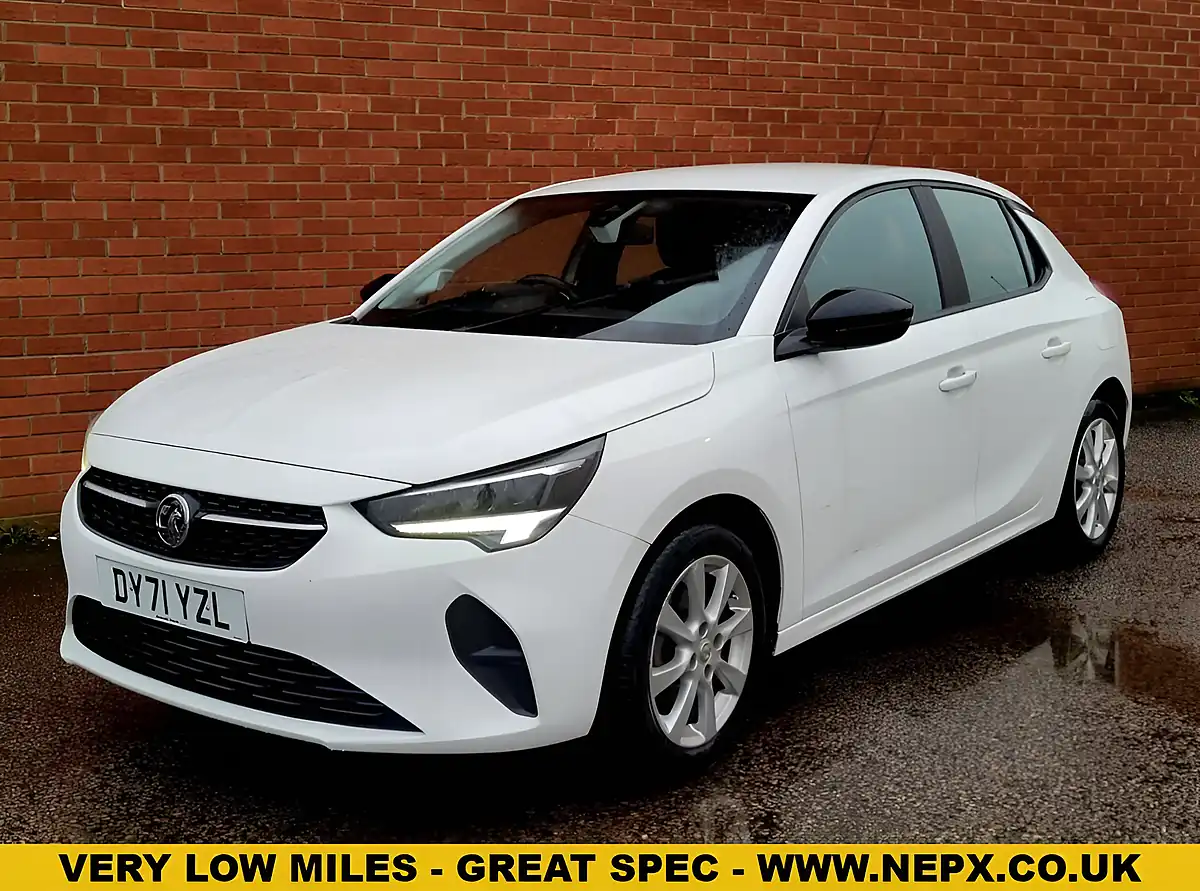 Used 2021 Vauxhall Corsa Se White - Front View