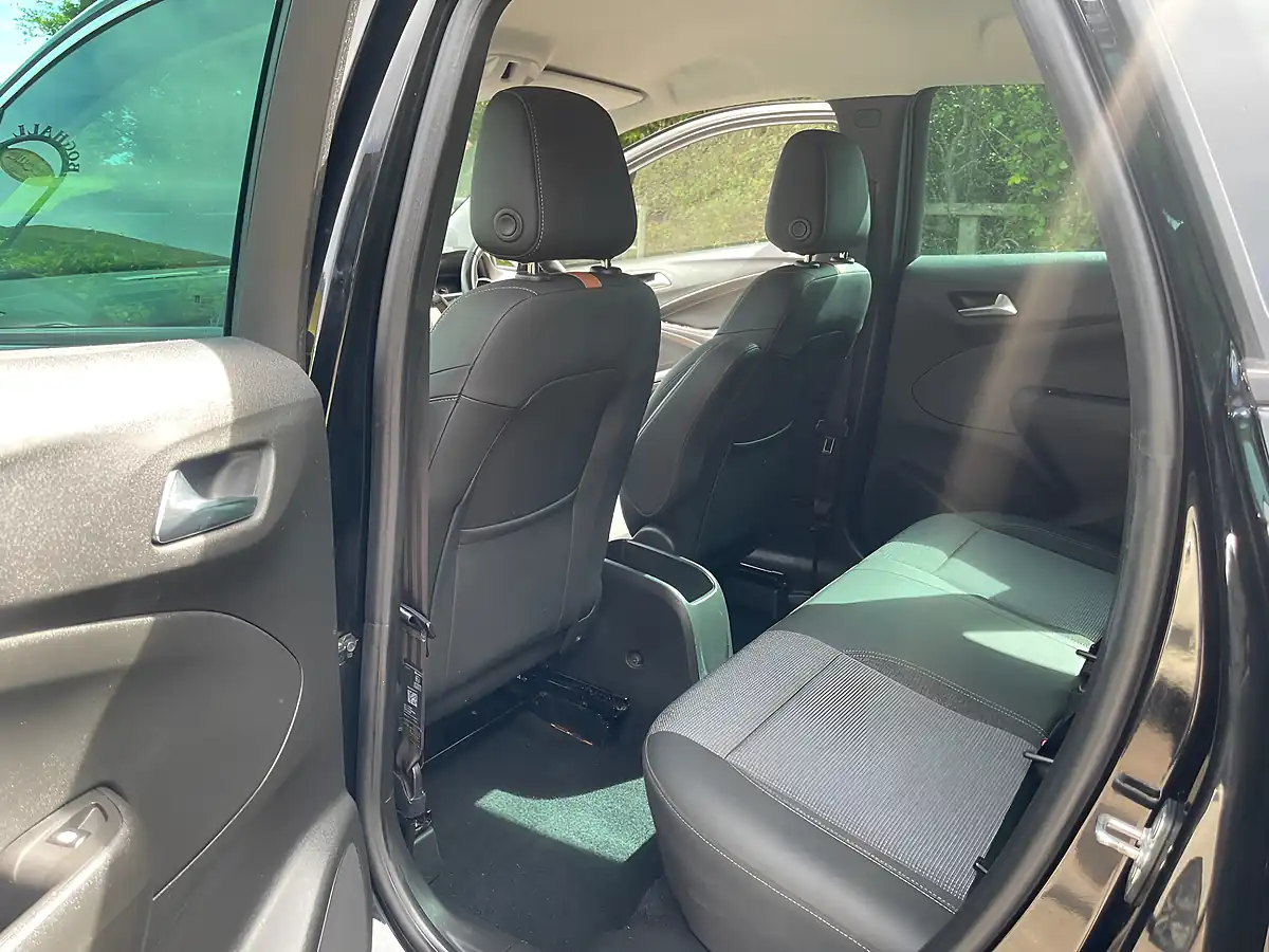 Used 2021 Vauxhall Crossland Elite Nav 5dr Black - Interior and Exterior details 17
