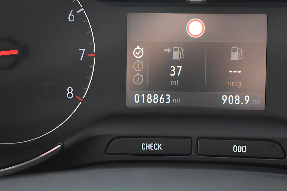 Used 2021 Vauxhall Crossland Elite Nav Grey - Interior and Exterior details 9