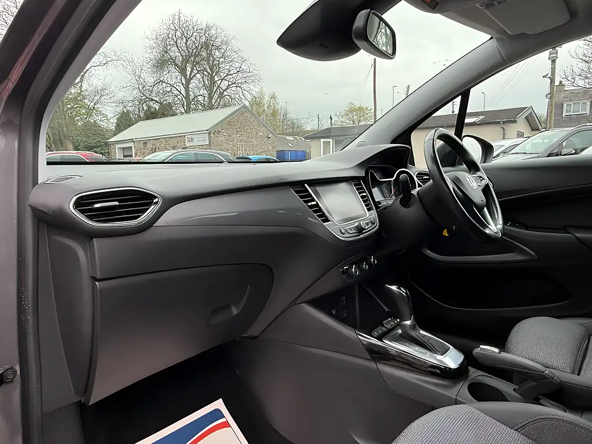 Used 2021 Vauxhall Crossland Elite Nav Moonstone Grey - Interior and Exterior details 17