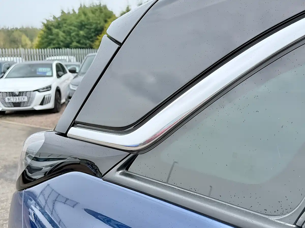 Used 2021 Vauxhall Crossland Elite Nav Navy Blue - Interior and Exterior details 12