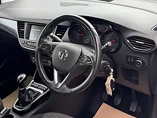 Used 2021 Vauxhall Crossland Se Black - Interior and Exterior details 14