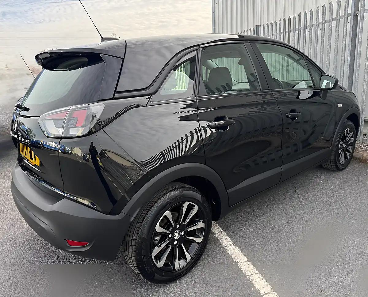Used 2021 Vauxhall Crossland Se Black - Interior and Exterior details 5