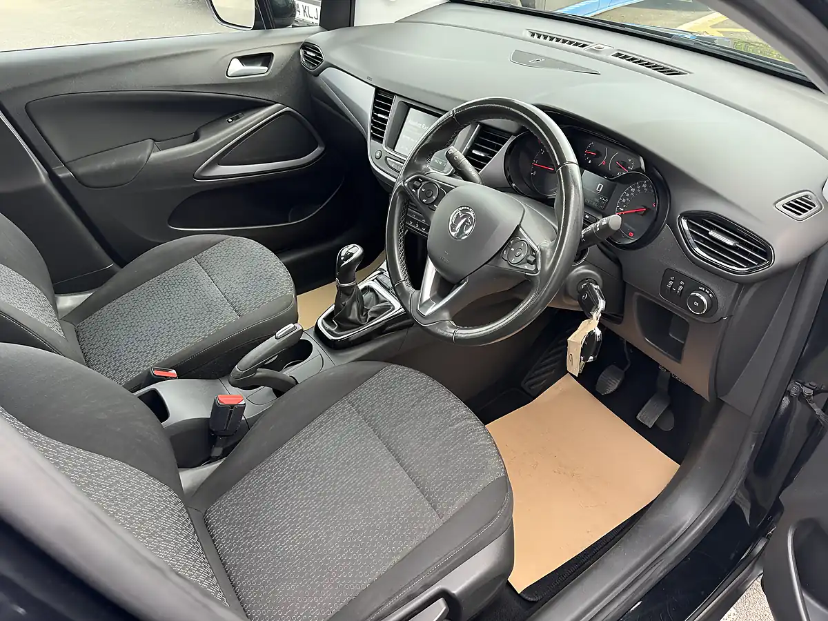 Used 2021 Vauxhall Crossland Se Black - Interior and Exterior details 9