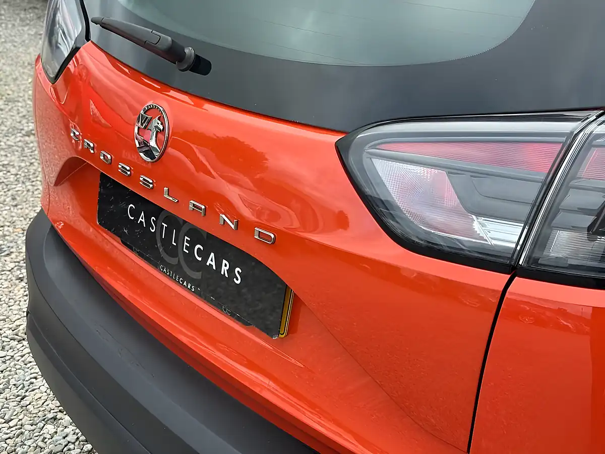 Used 2021 Vauxhall Crossland Se Orange - Interior and Exterior details 8