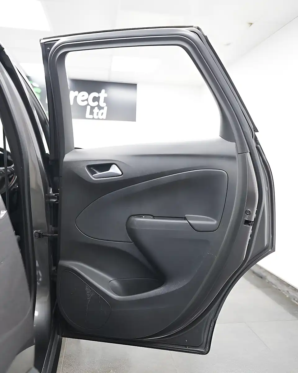 Used 2021 Vauxhall Crossland Sri Nav Grey - Interior and Exterior details 15