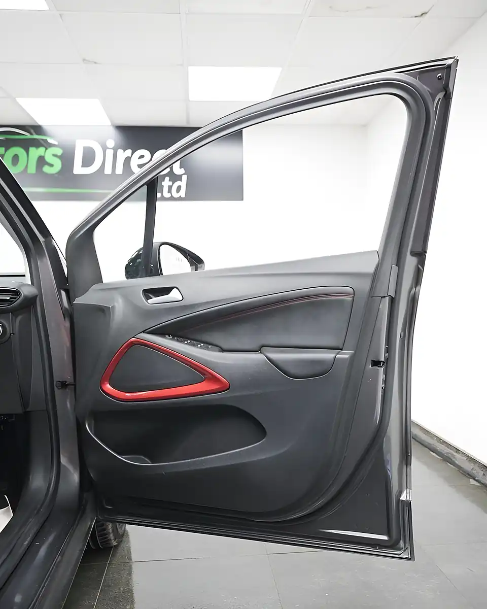 Used 2021 Vauxhall Crossland Sri Nav Grey - Interior and Exterior details 16