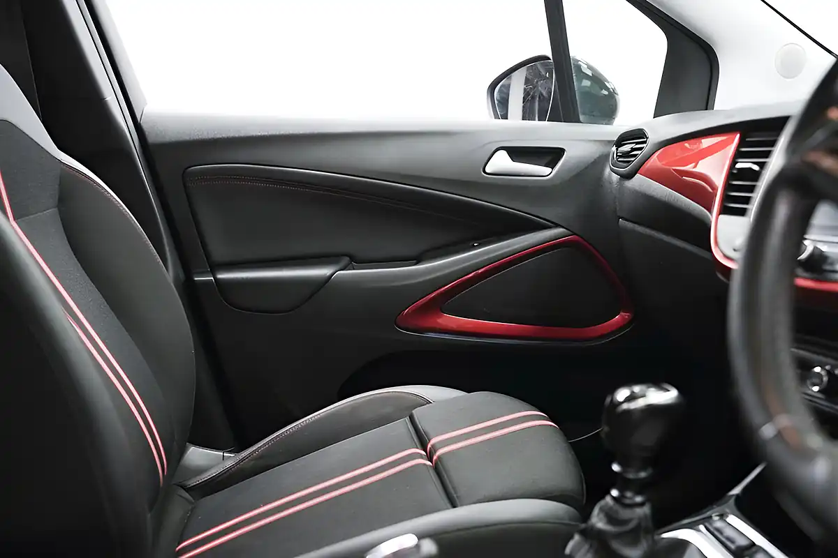 Used 2021 Vauxhall Crossland Sri Nav Grey - Interior and Exterior details 18