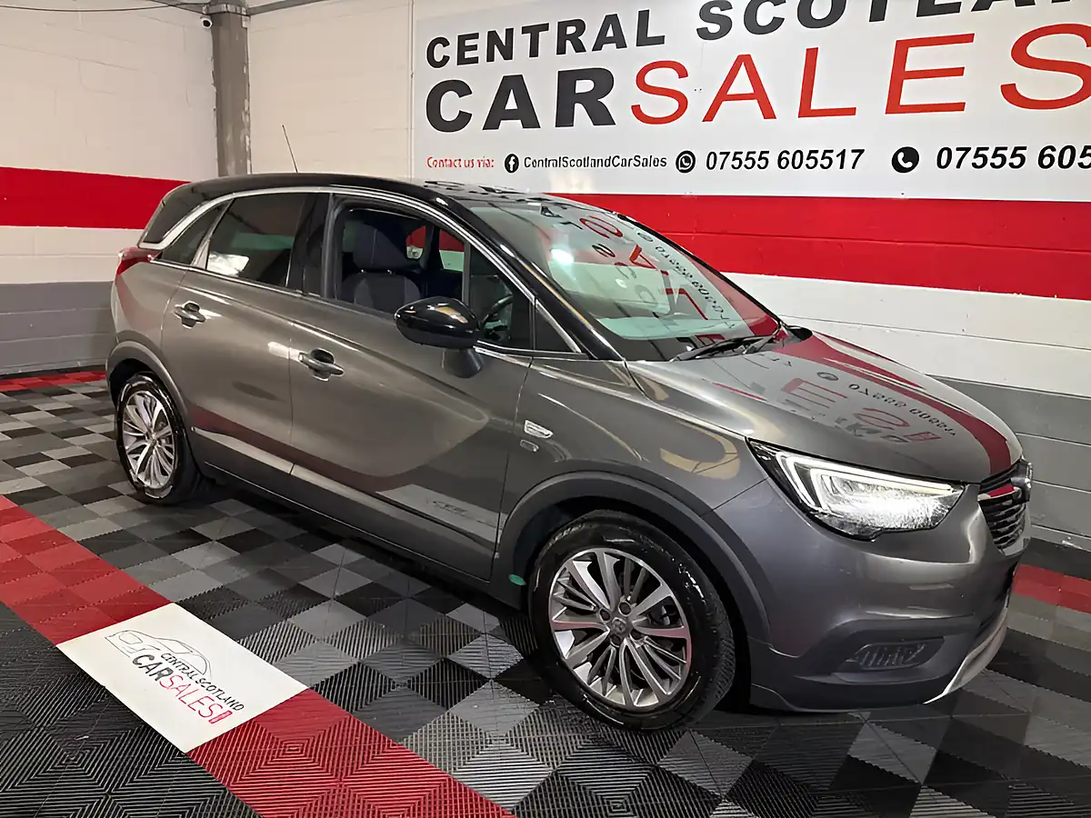 Used 2021 Vauxhall Crossland X Griffin Grey - Front View