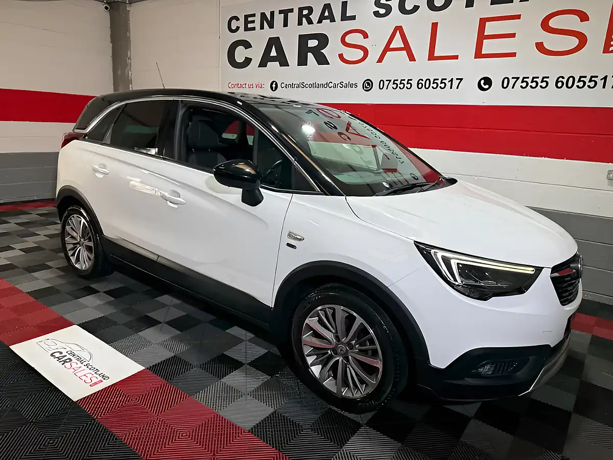 Used 2021 Vauxhall Crossland X Griffin White - Front View