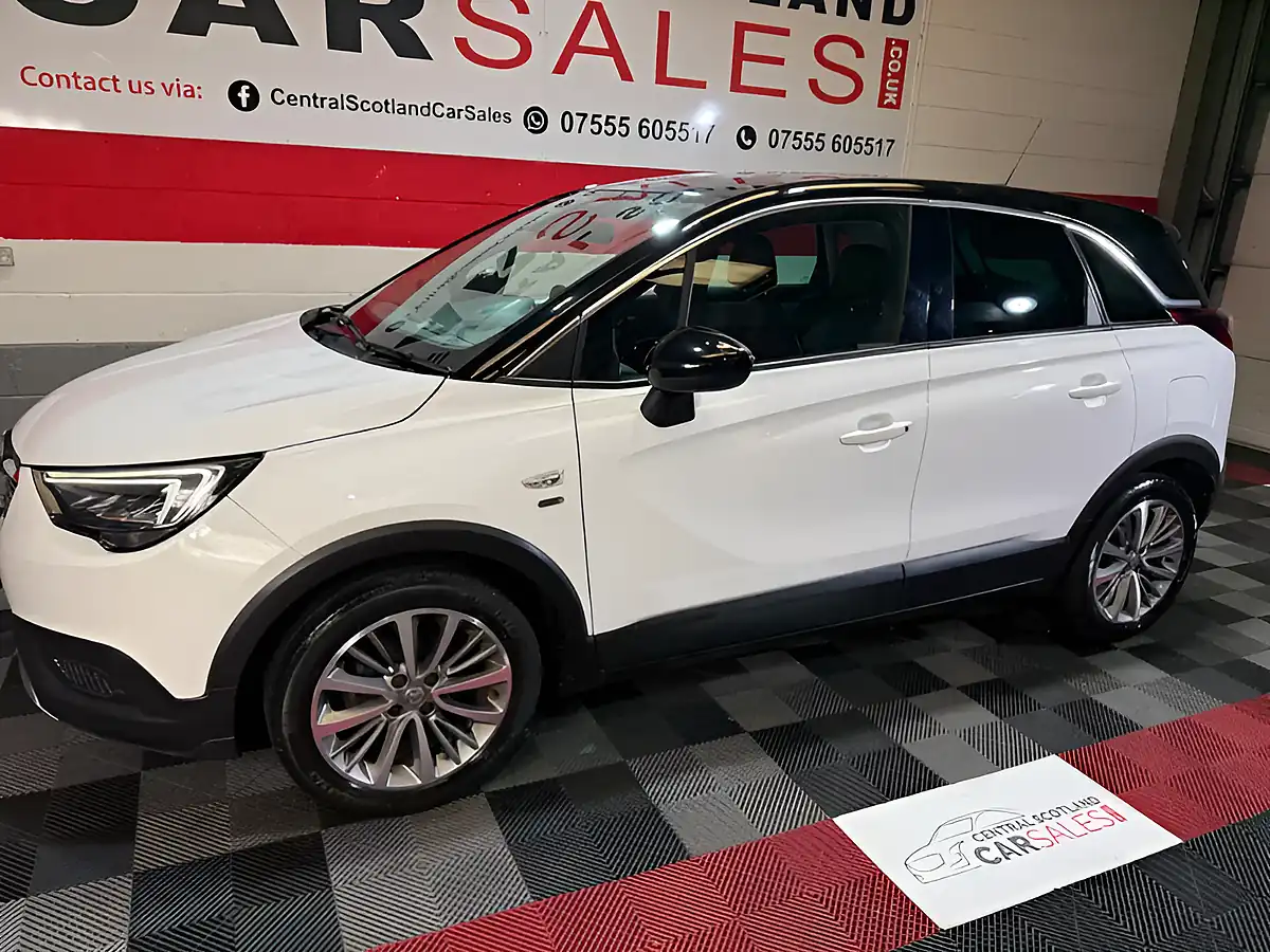 Used 2021 Vauxhall Crossland X Griffin White - Interior and Exterior details 10