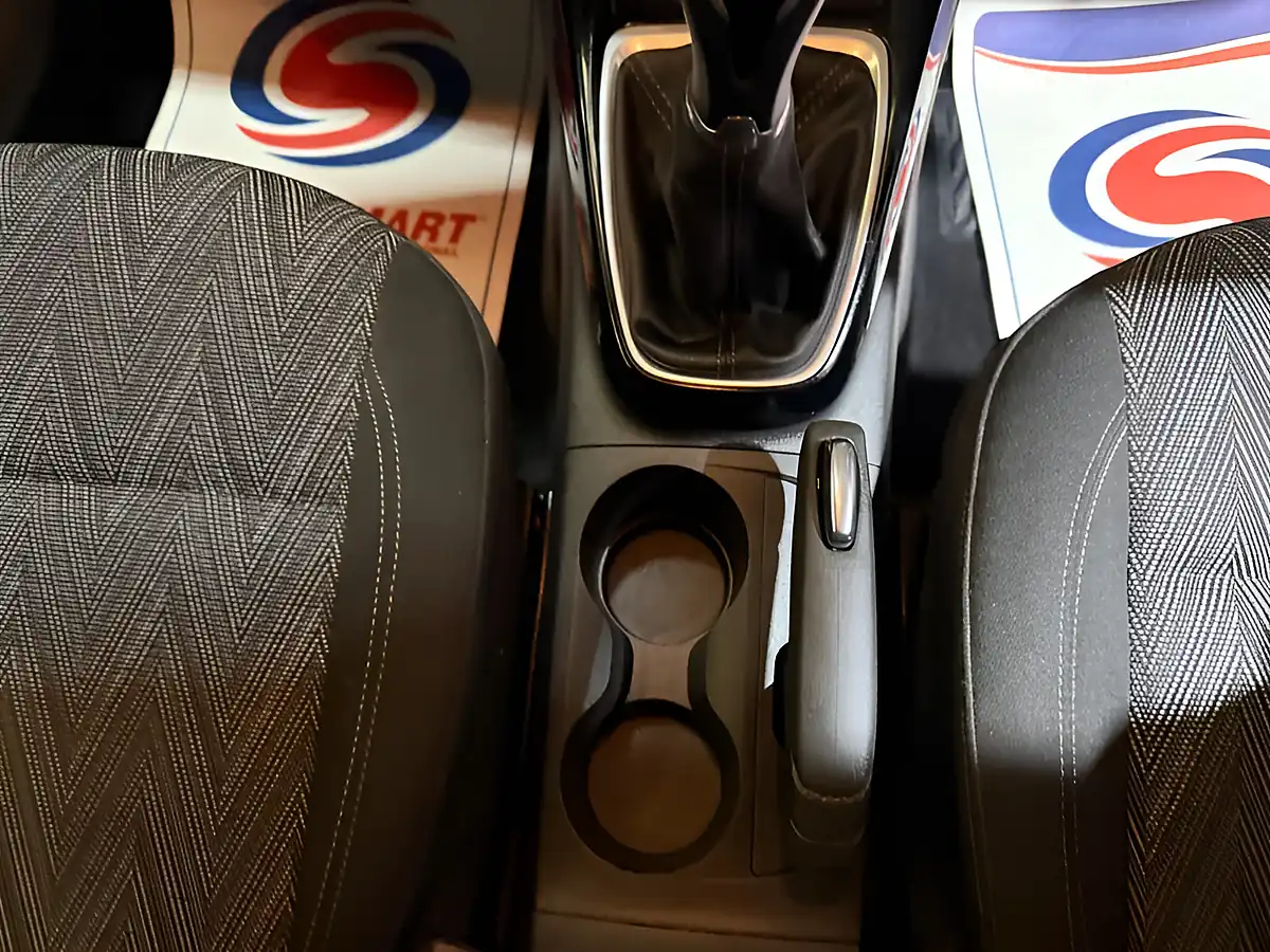 Used 2021 Vauxhall Crossland X Griffin White - Interior and Exterior details 18