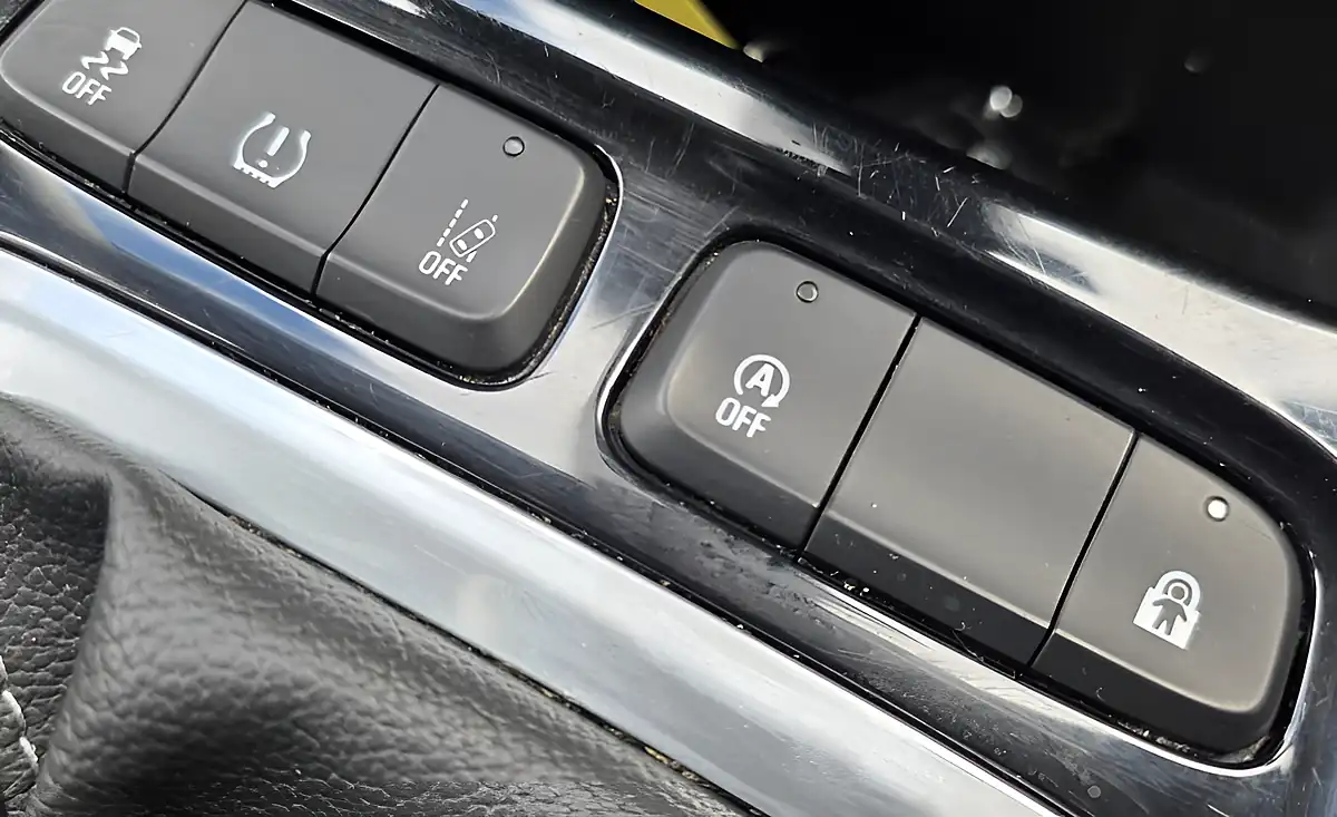 Used 2021 Vauxhall Crossland X Se Edition Shiraz Red Metallic - Interior and Exterior details 17