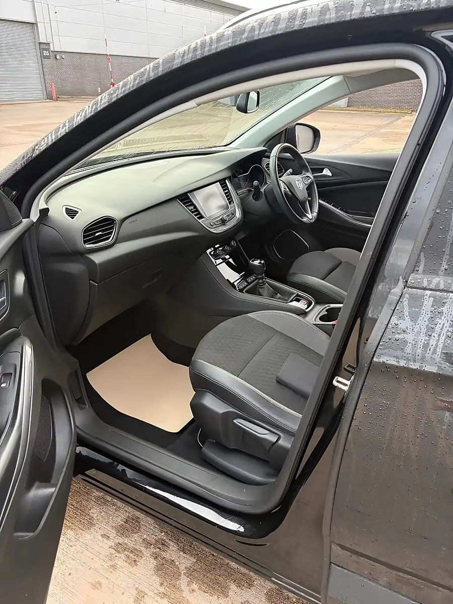 Used 2021 Vauxhall Grandland X Griffin Edition Black - Interior and Exterior details 10