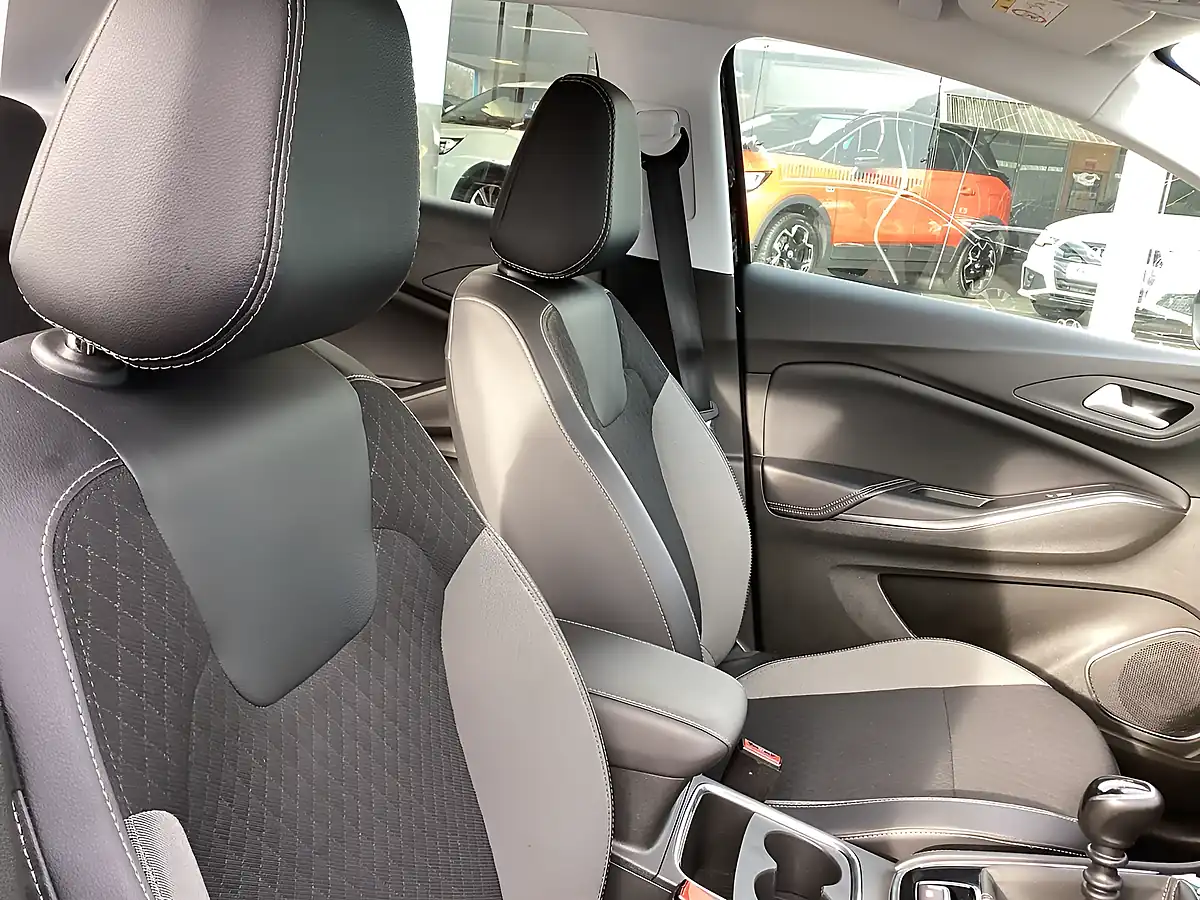 Used 2021 Vauxhall Grandland X Griffin Edition Black - Interior and Exterior details 6