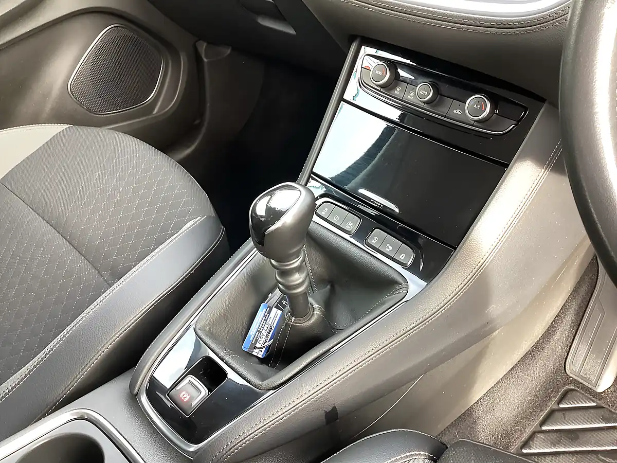 Used 2021 Vauxhall Grandland X Griffin Edition Black - Interior and Exterior details 8