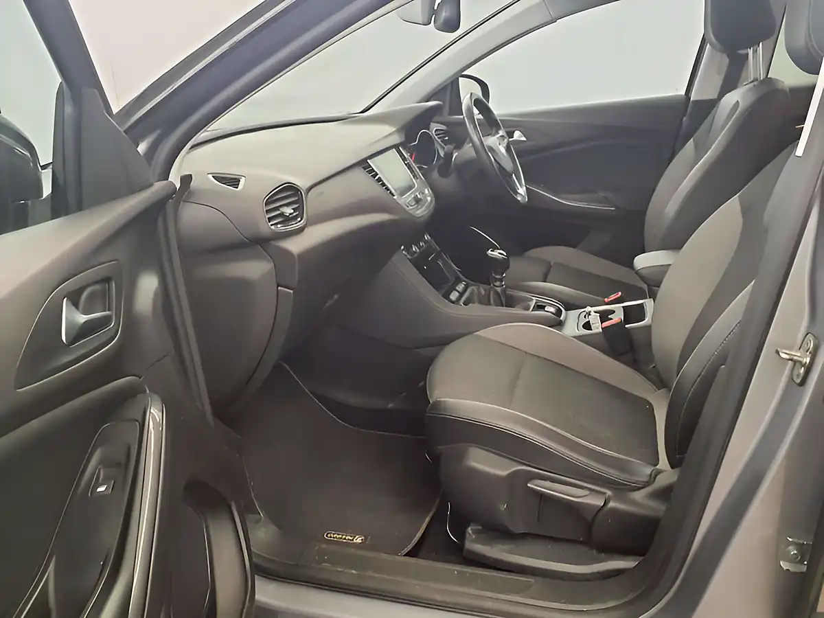 Used 2021 Vauxhall Grandland X Griffin Edition Quartz Grey - Interior and Exterior details 12
