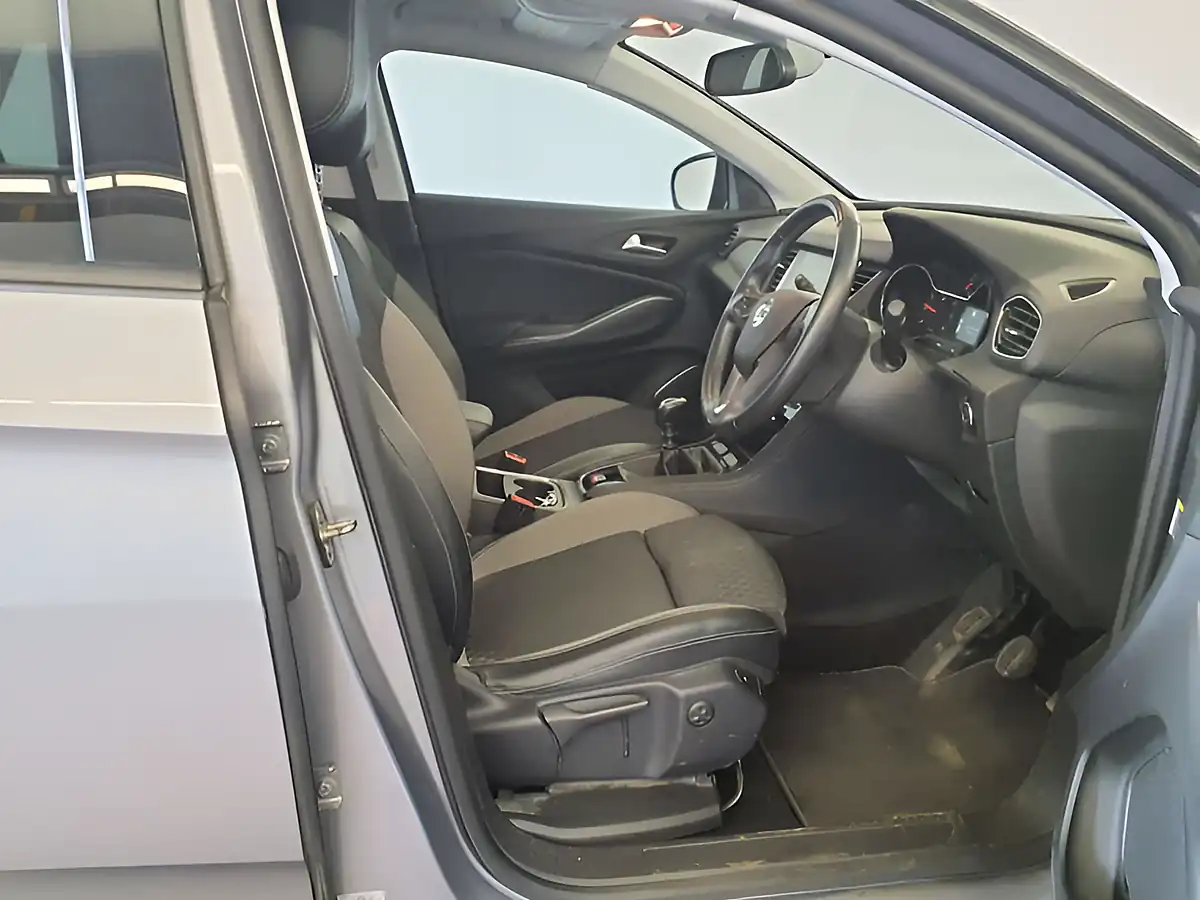 Used 2021 Vauxhall Grandland X Griffin Edition Quartz Grey - Interior and Exterior details 13