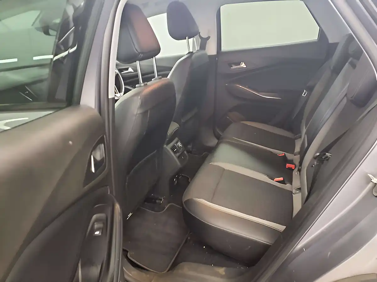 Used 2021 Vauxhall Grandland X Griffin Edition Quartz Grey - Interior and Exterior details 9