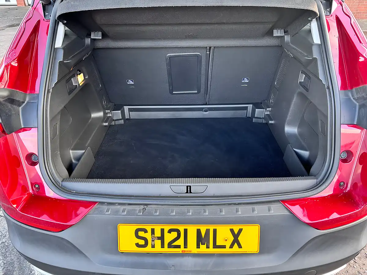 Used 2021 Vauxhall Grandland X Griffin Edition Red - Interior and Exterior details 16