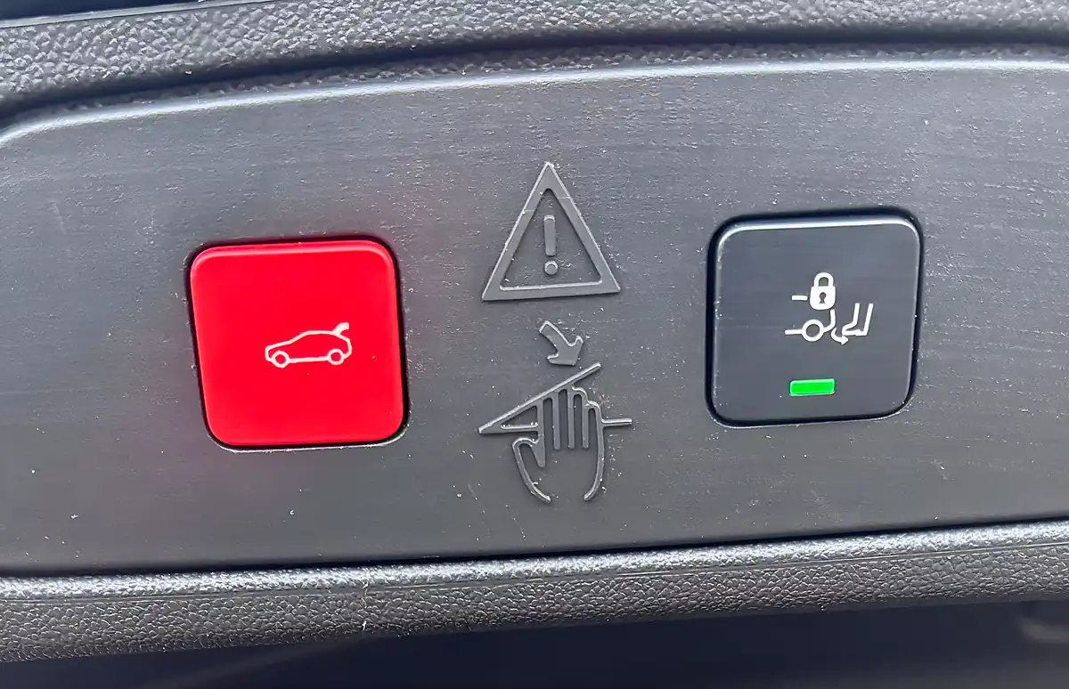 Used 2021 Vauxhall Grandland X Griffin Edition Red - Interior and Exterior details 17