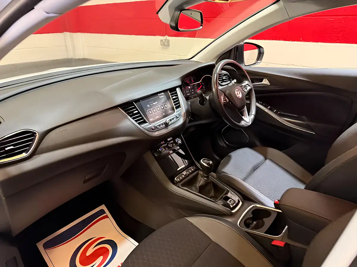 Used 2021 Vauxhall Grandland X Griffin Edition White - Interior and Exterior details 19