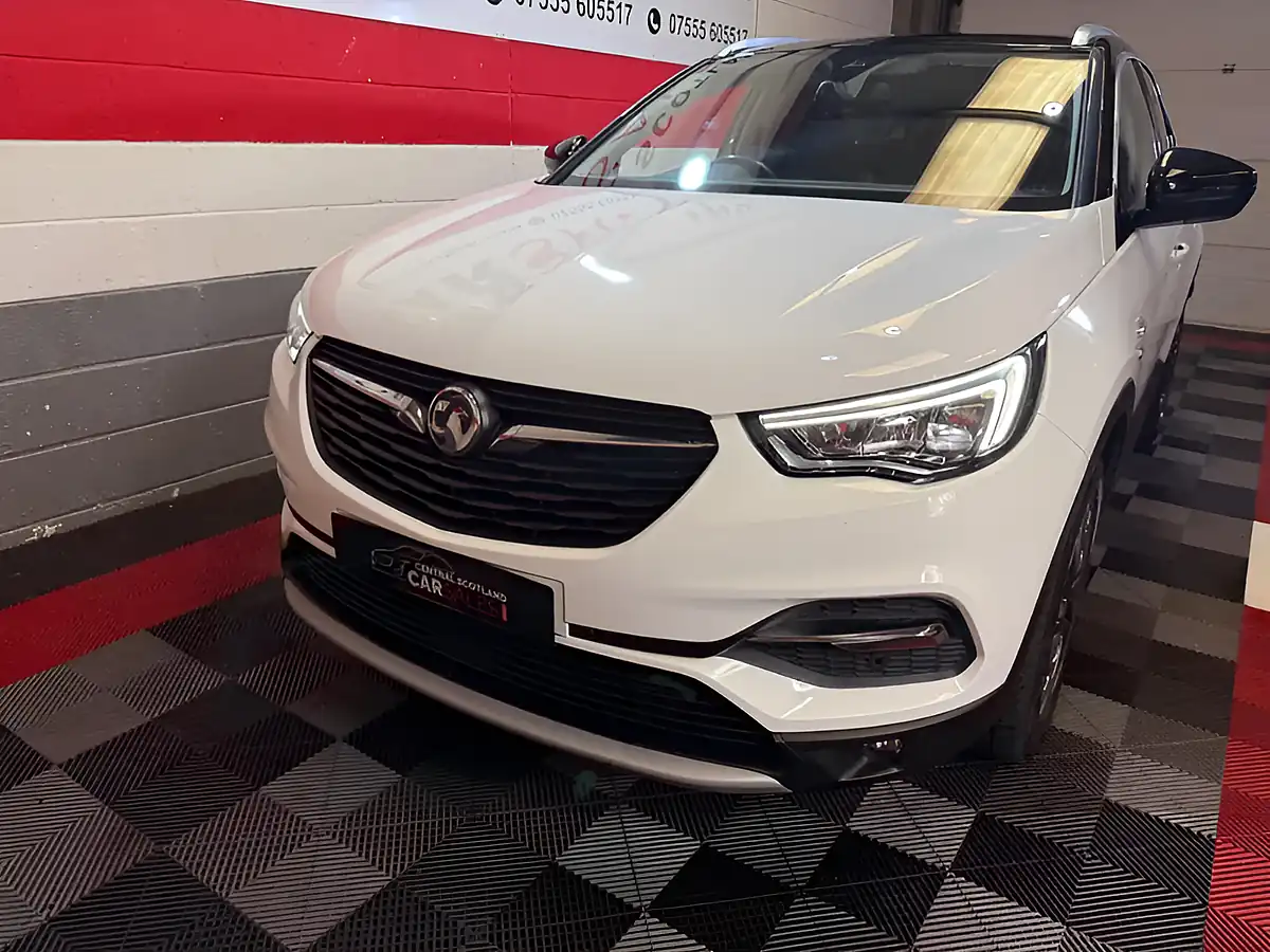 Used 2021 Vauxhall Grandland X Griffin Edition White - Interior and Exterior details 8