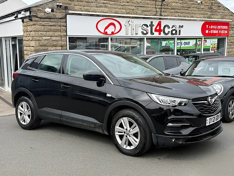 Used 2021 Vauxhall Grandland X Se Premium Black - Front View