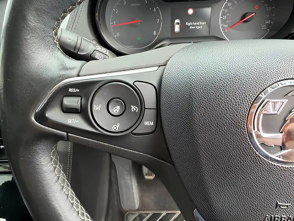 Used 2021 Vauxhall Grandland X Se Premium Black - Interior and Exterior details 9