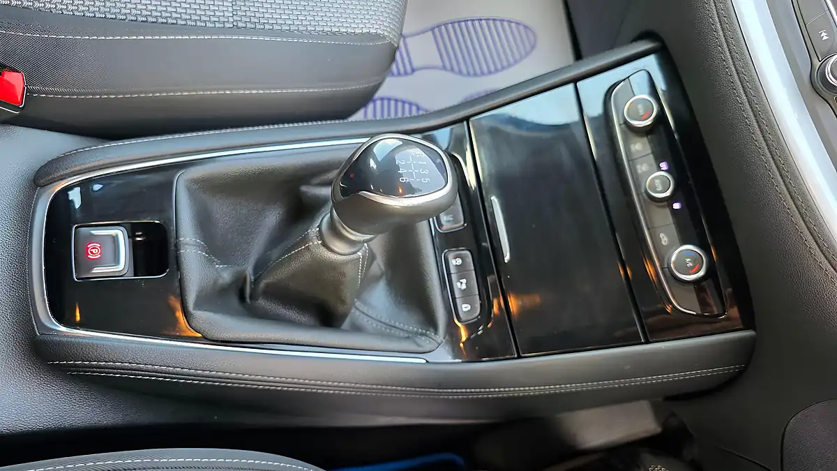 Used 2021 Vauxhall Grandland X Se Premium Blue - Interior and Exterior details 15