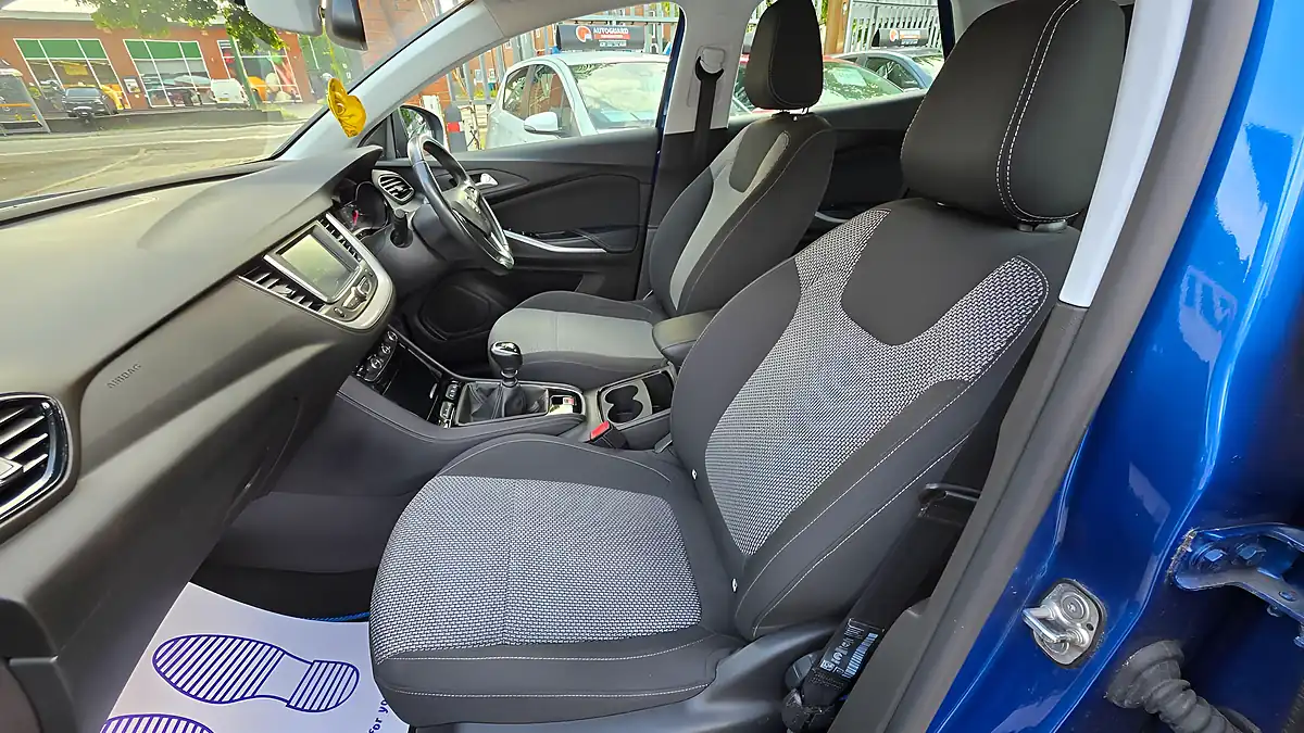Used 2021 Vauxhall Grandland X Se Premium Blue - Interior and Exterior details 16
