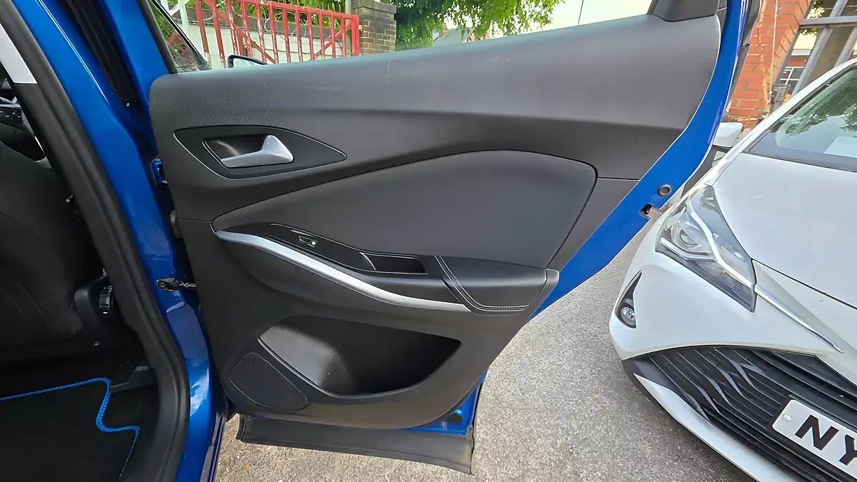 Used 2021 Vauxhall Grandland X Se Premium Blue - Interior and Exterior details 17