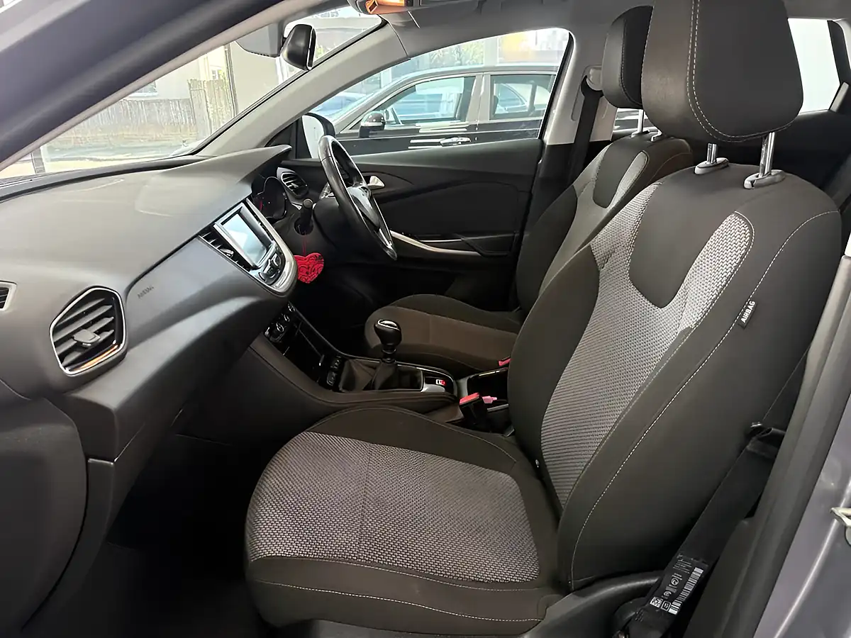 Used 2021 Vauxhall Grandland X Se Premium Quartz Grey - Interior and Exterior details 13