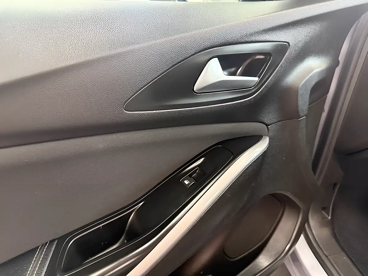 Used 2021 Vauxhall Grandland X Se Premium Quartz Grey - Interior and Exterior details 14