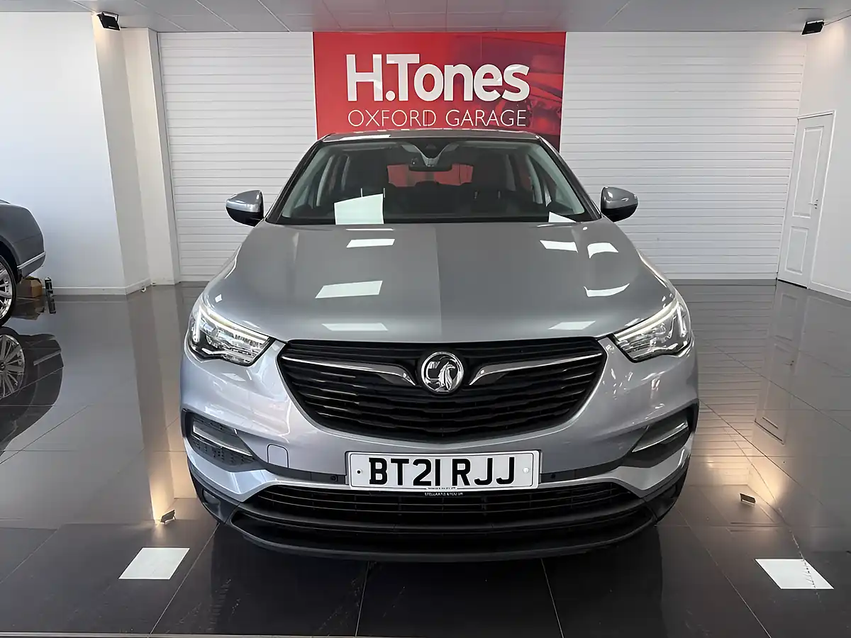 Used 2021 Vauxhall Grandland X Se Premium Quartz Grey - Interior and Exterior details 18