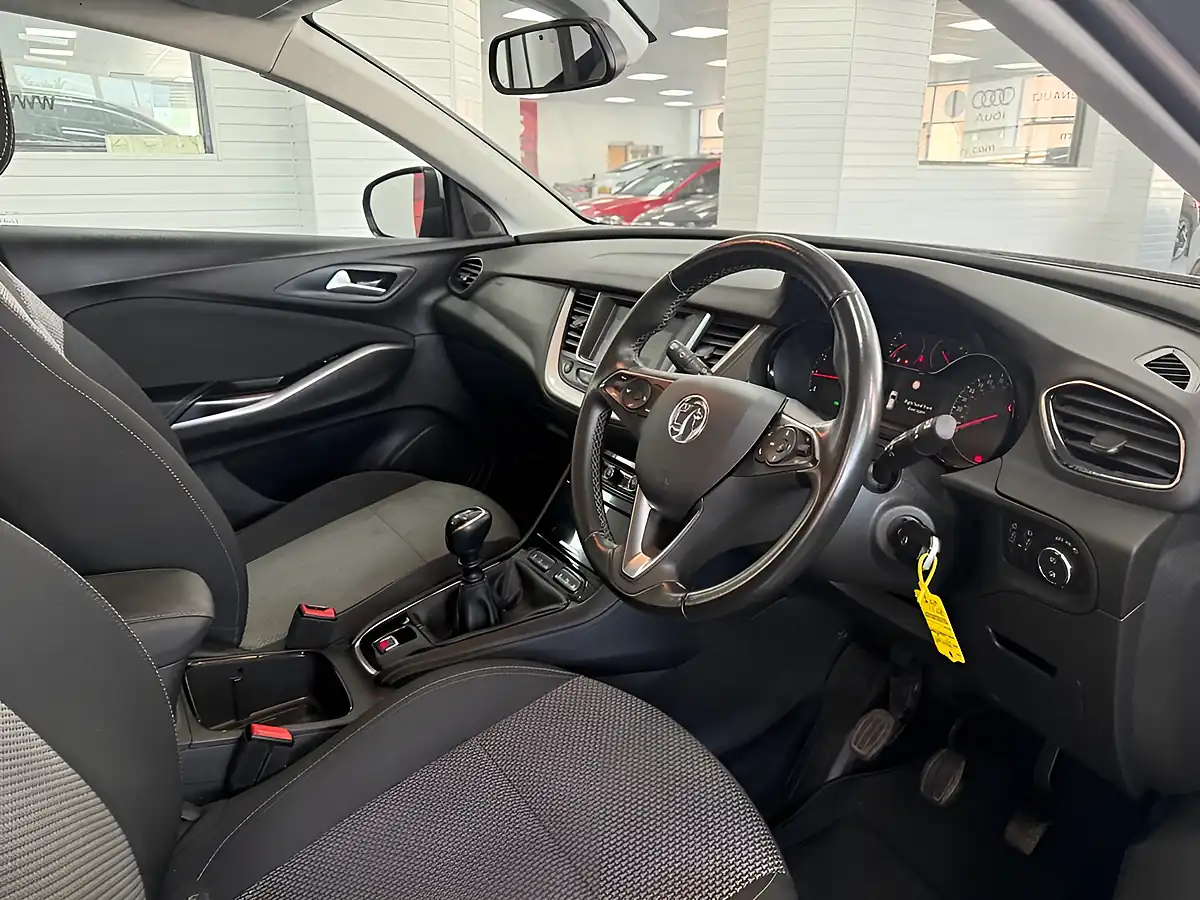 Used 2021 Vauxhall Grandland X Se Premium Quartz Grey - Interior and Exterior details 20