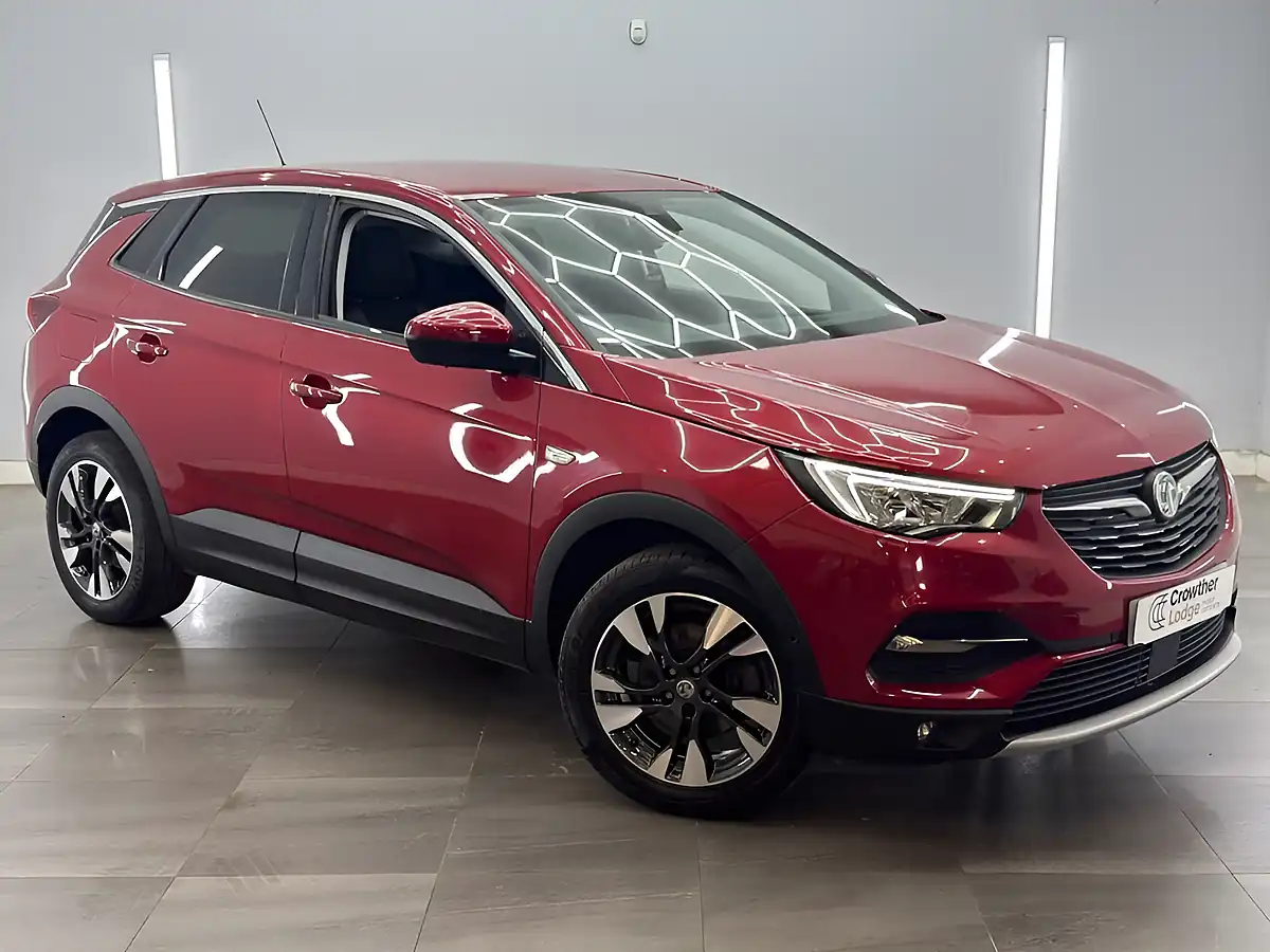 Used 2021 Vauxhall Grandland X Se Premium Red - Front View