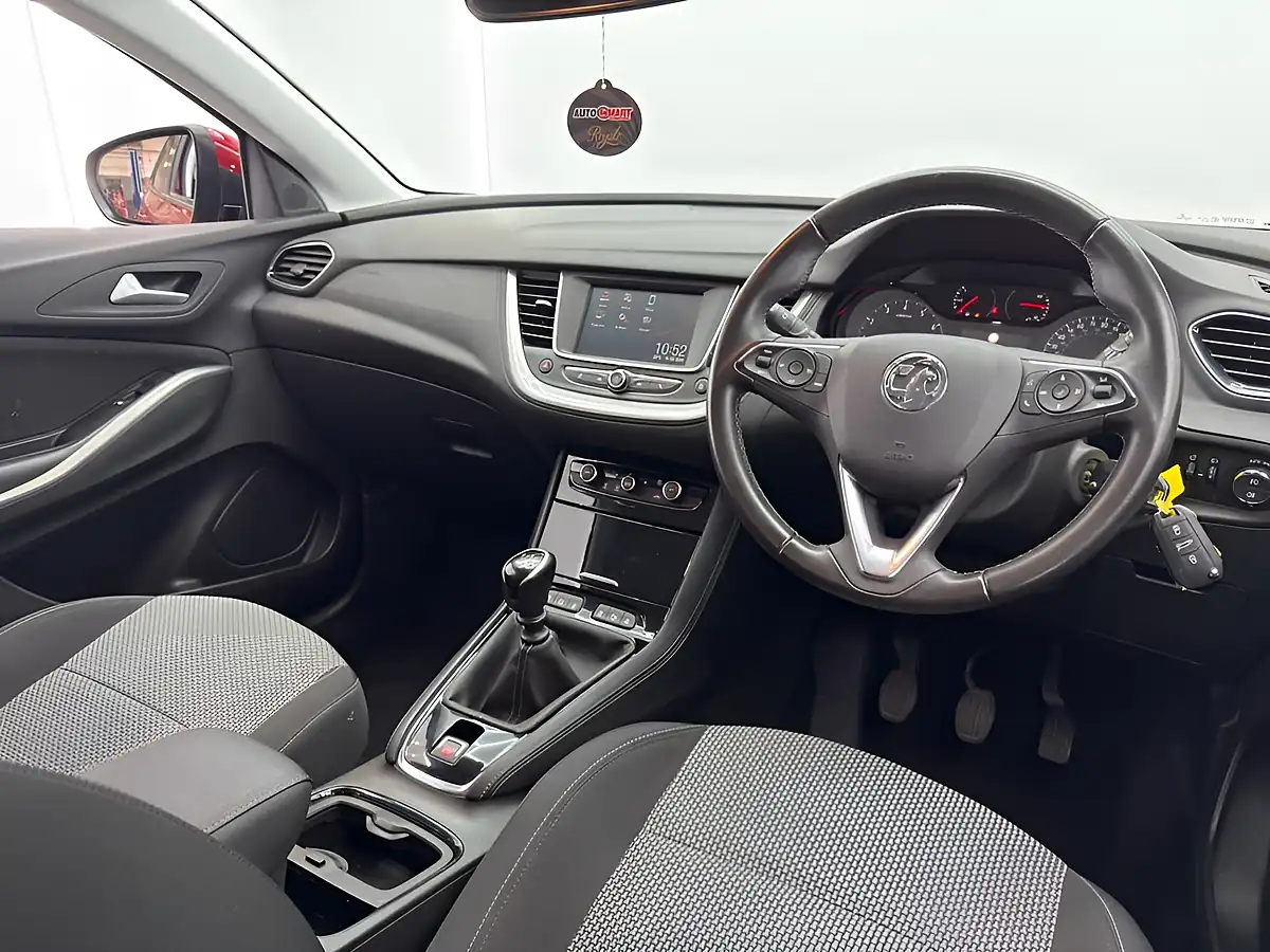 Used 2021 Vauxhall Grandland X Se Premium Red - Interior and Exterior details 10