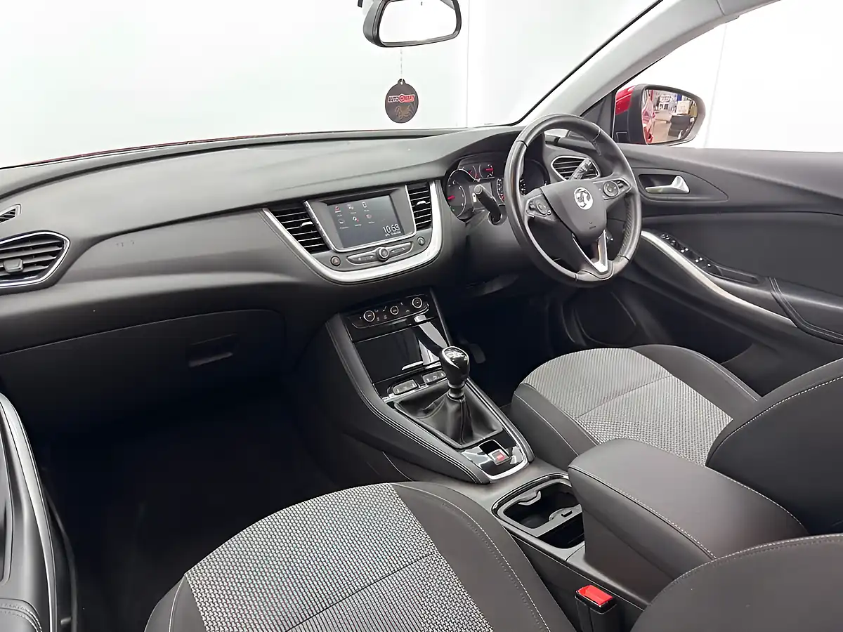 Used 2021 Vauxhall Grandland X Se Premium Red - Interior and Exterior details 11