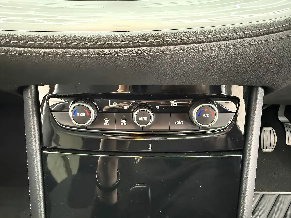 Used 2021 Vauxhall Grandland X Se Premium Red - Interior and Exterior details 16