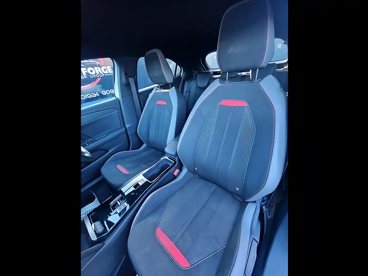 Used 2021 Vauxhall Mokka Electric Sri Nav Premium Auto 5dr White - Interior and Exterior details 16