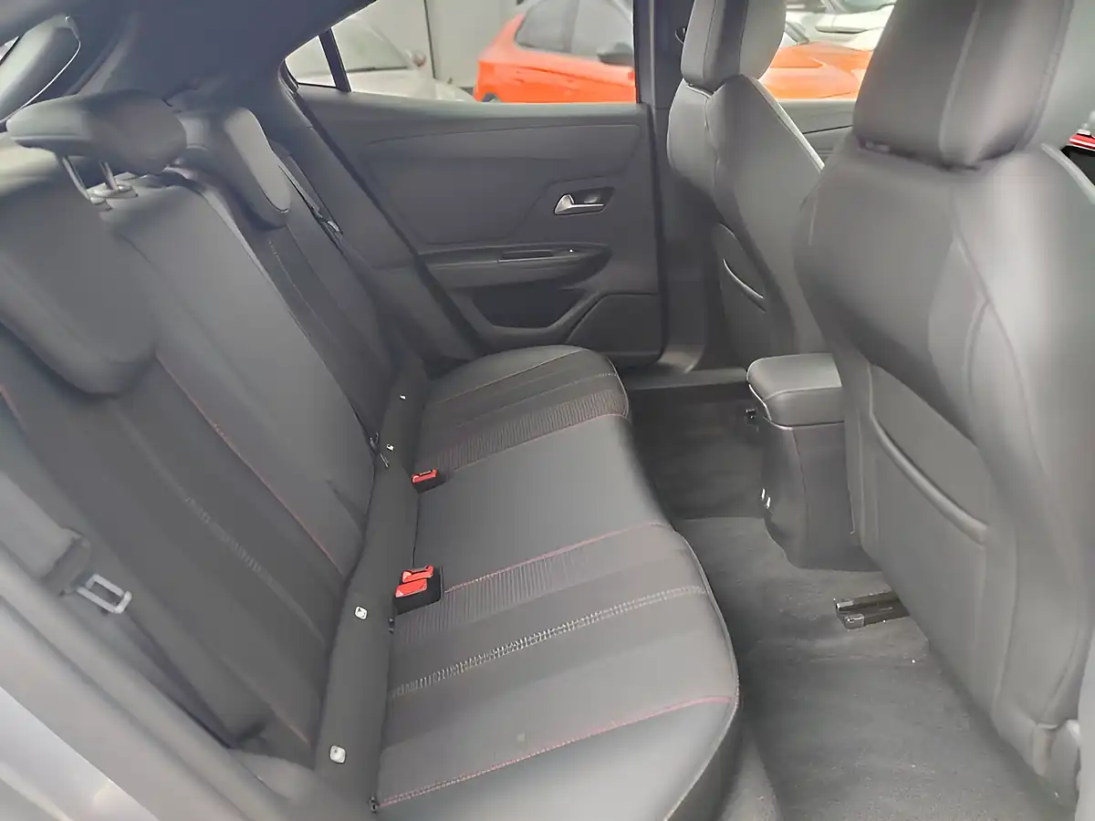 Used 2021 Vauxhall Mokka Electric Sri Nav Premium Grey - Interior and Exterior details 12