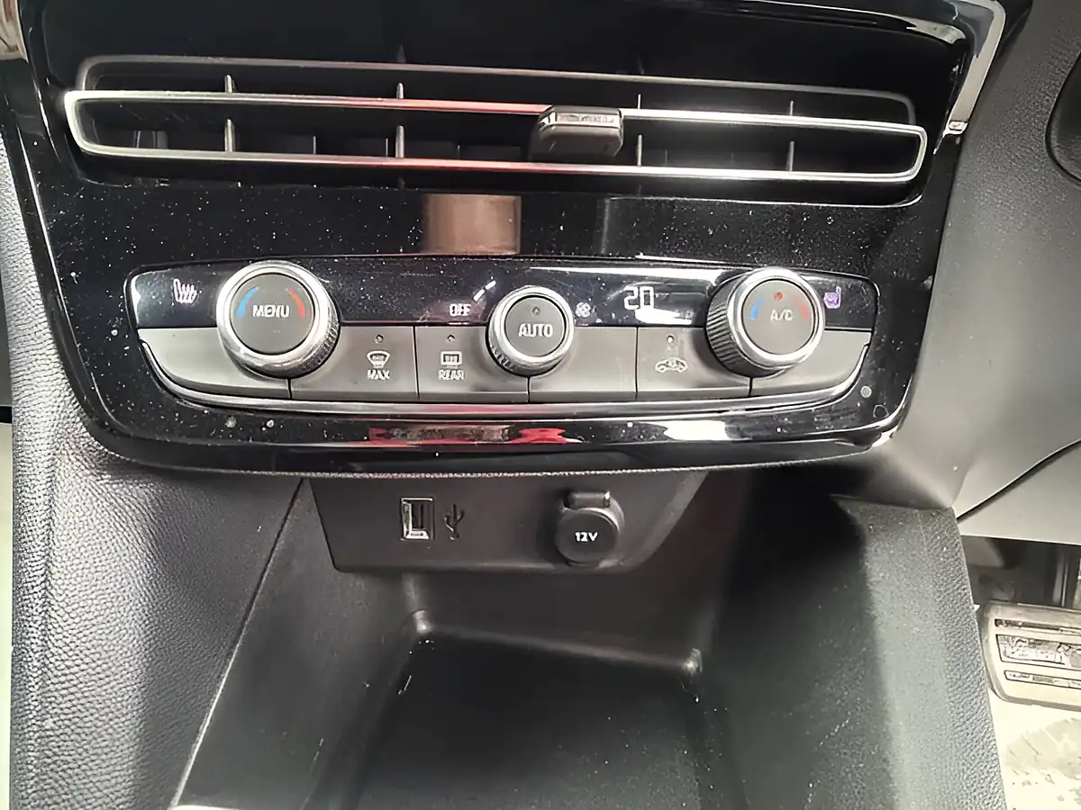 Used 2021 Vauxhall Mokka Electric Sri Nav Premium Grey - Interior and Exterior details 16