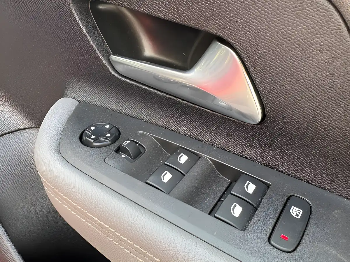 Used 2021 Vauxhall Mokka Elite Nav Red - Interior and Exterior details 14