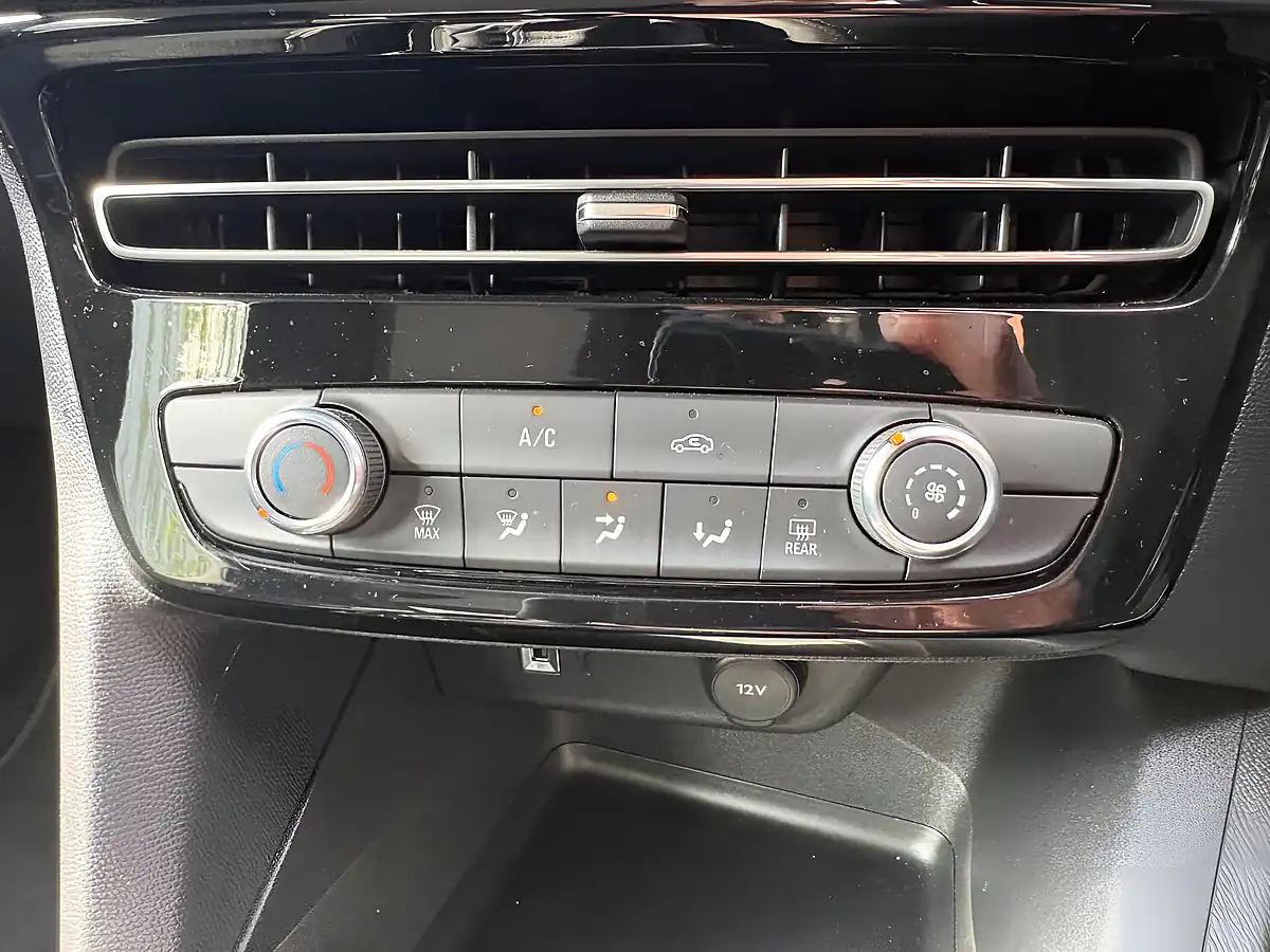 Used 2021 Vauxhall Mokka Se Grey - Interior and Exterior details 16