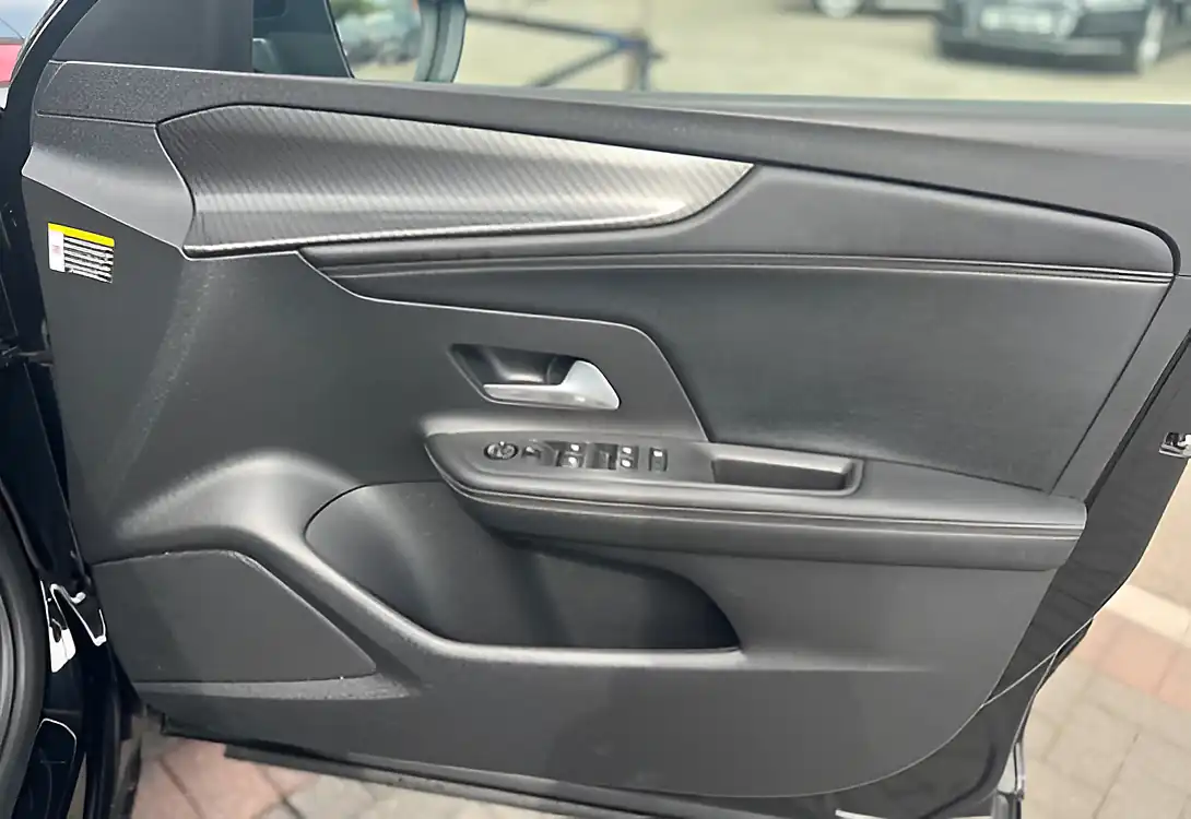 Used 2021 Vauxhall Mokka Sri Nav Premium Diamond Black Metallic - Interior and Exterior details 17
