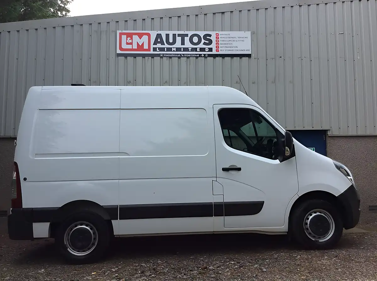 Used 2021 Vauxhall Movano 3500 Biturbo Edition White - Front View